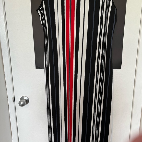 Ladies Wear-Ever summer dress. - Picture 2 of 3